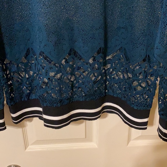 NWOT Fabletics ‘Sophie’ lace tunic, size S - Picture 6 of 7